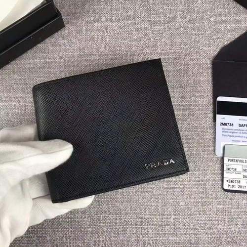 プラダ財布正面デザイン